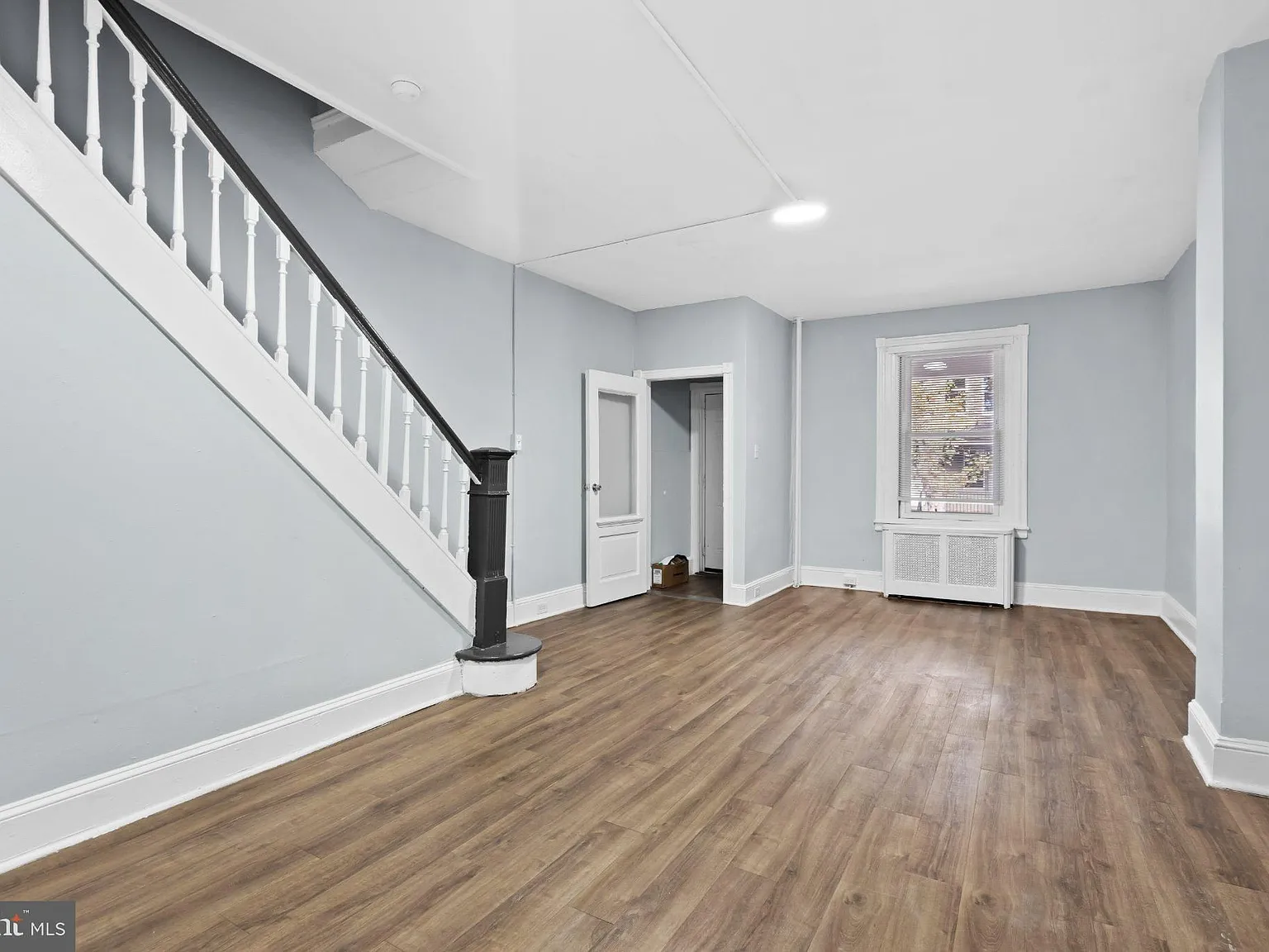 3 bed, 1.0 bath, 1152 sqft, $1,500 — Photo 2