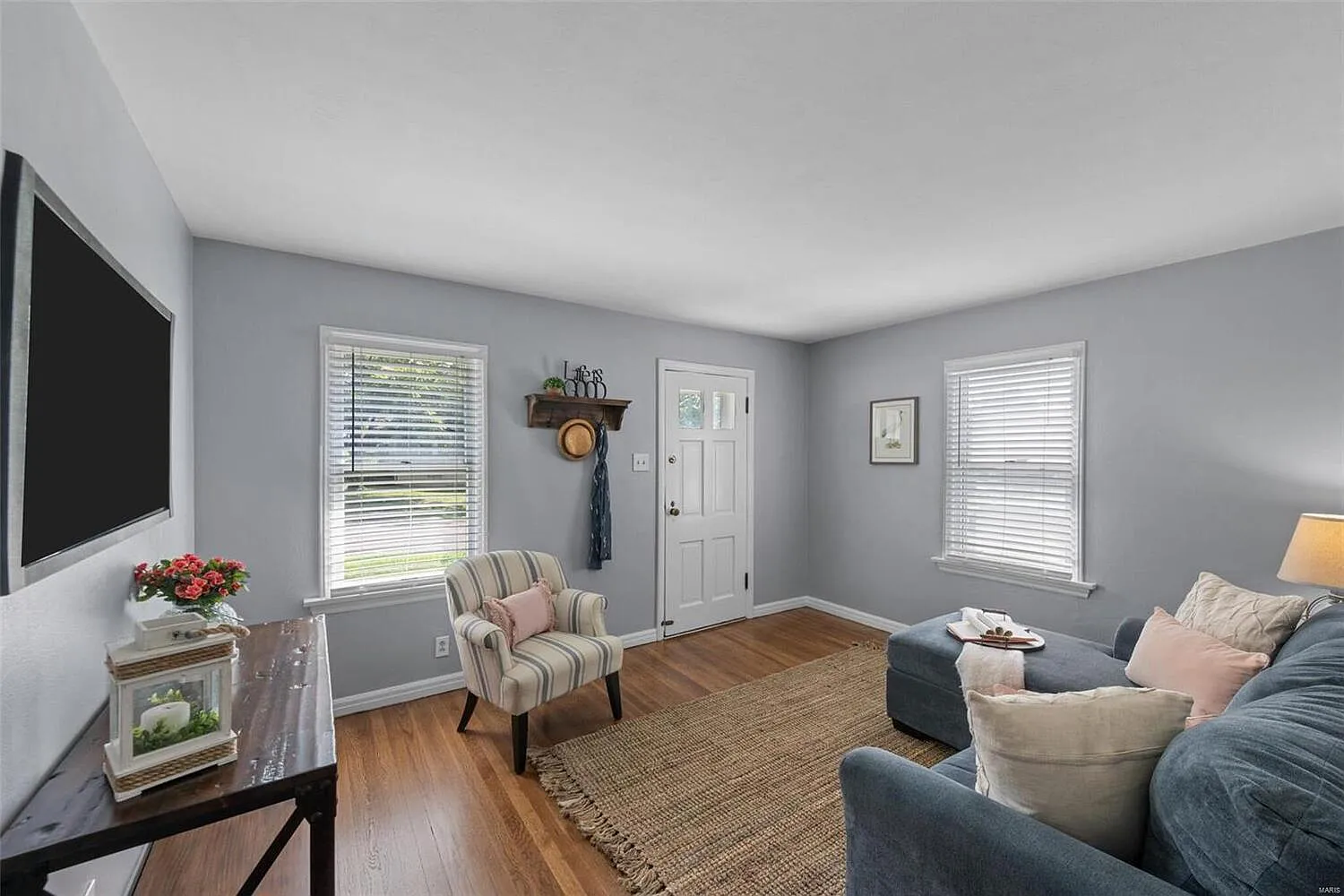 2 bed, 840 sqft, $1,350 — Photo 2