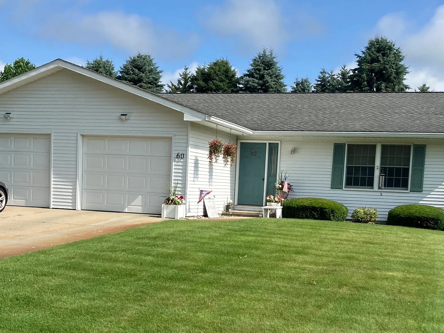 2 bed, 1400 sqft, $1,500 — Photo 2