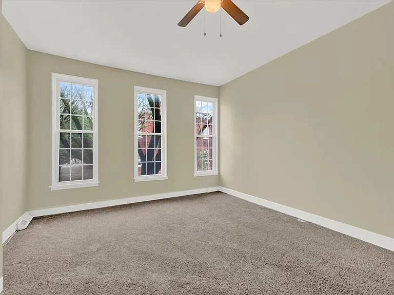 1230 S Charles St — Photo 16