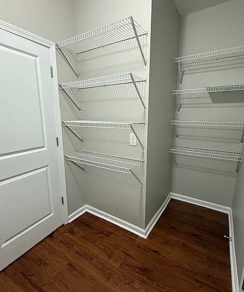 Summit Pointe Apartments — Photo 31