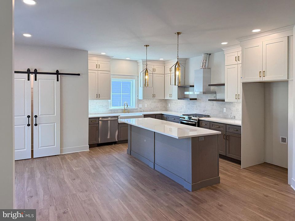 2nd image of 222 Parkside Pl