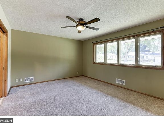 4th image of 2807 33rd Ave NE