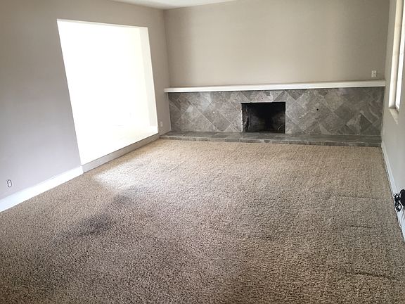 4th image of 39600 Country Club Dr