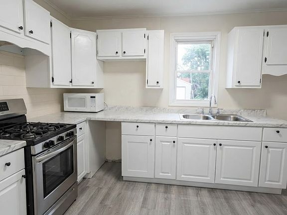 4th image of 426 Poplar St #2