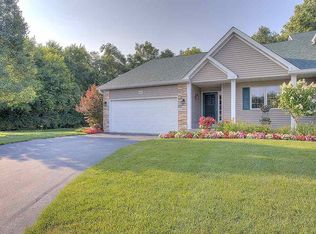 4959 Streamside Dr, Loves Park, IL 61111