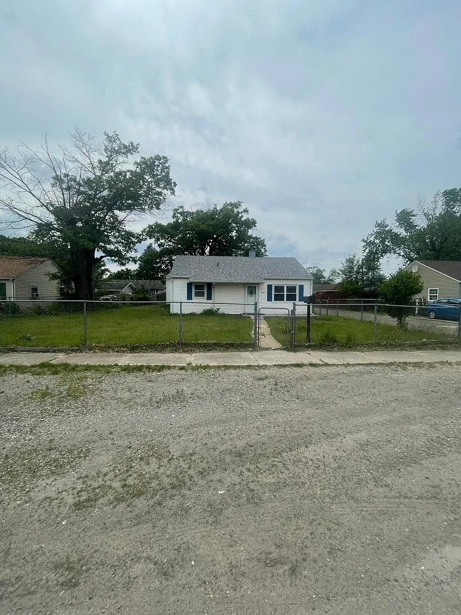 Building Photo - 2482 Vigo St