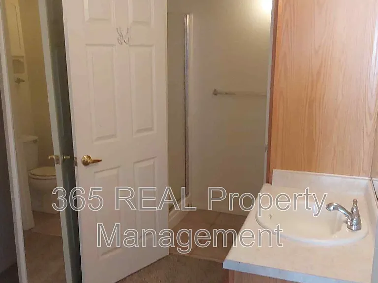 2551 24th St #B-1 — Photo 11