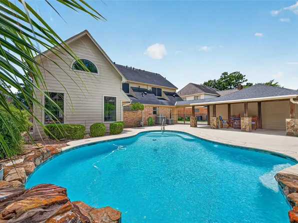 12306 Laneview Dr, Houston, TX 77070