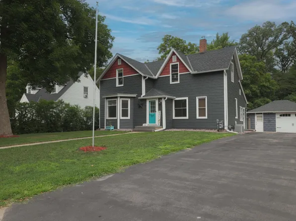 512 State St W, Cannon Falls, MN 55009