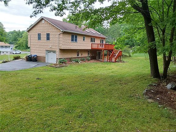 5th image of 55 Poplar Dr