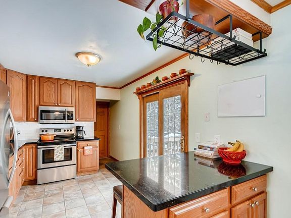 4th image of 2211 Irene St