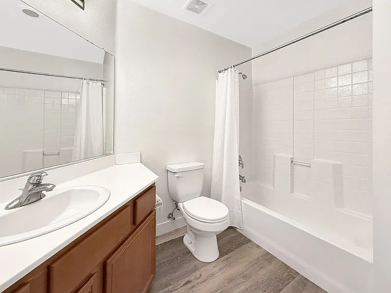 27044 Victoria Ln #103 — Photo 15