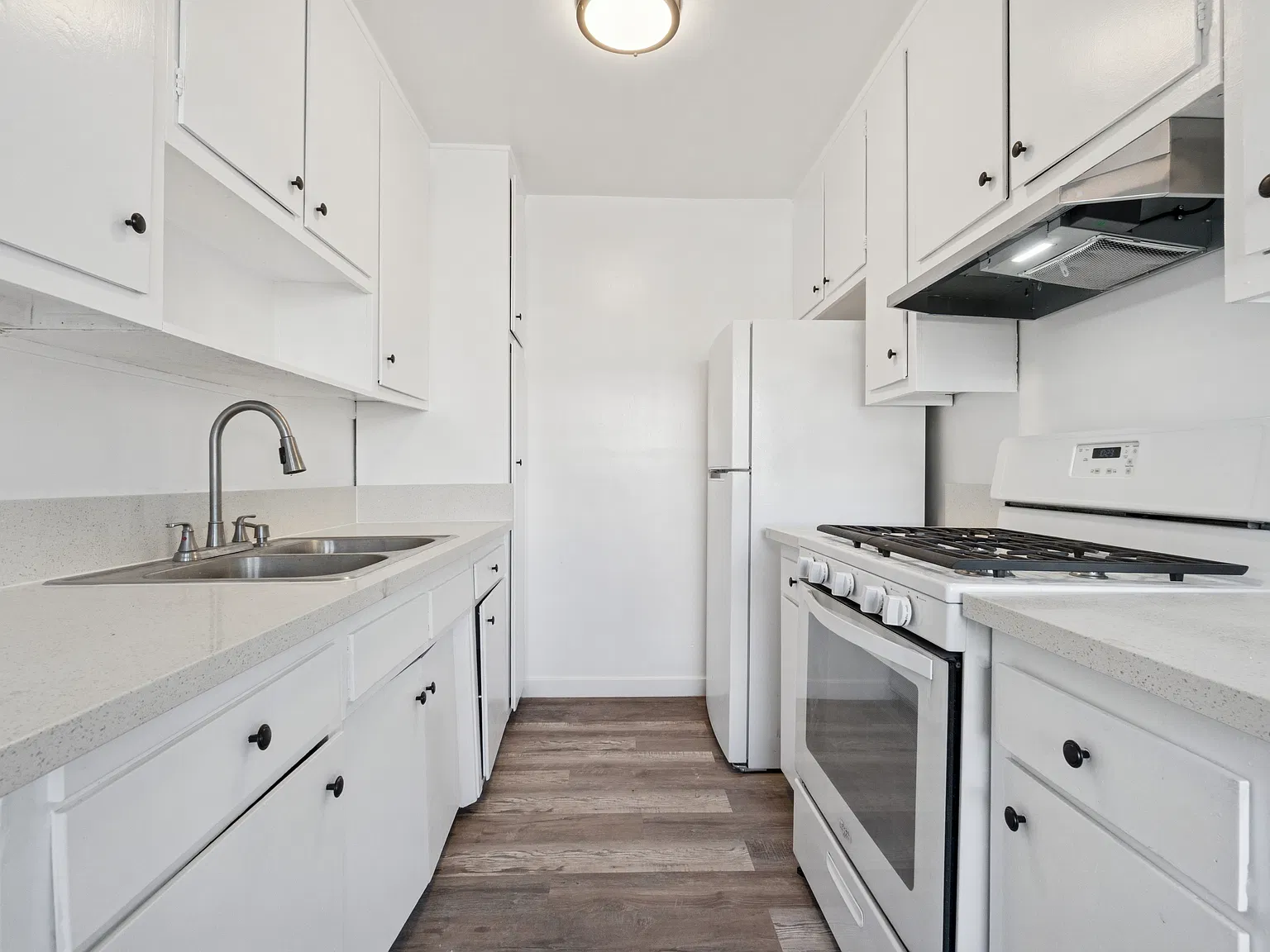 3 bed, 1000 sqft, $2,750 — Photo 4