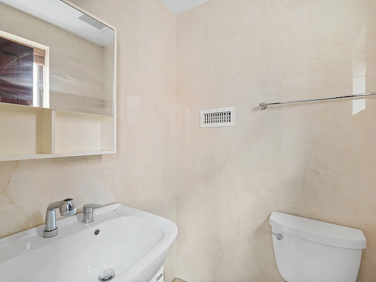69-03 Cloverdale Blvd #1 — Photo 15