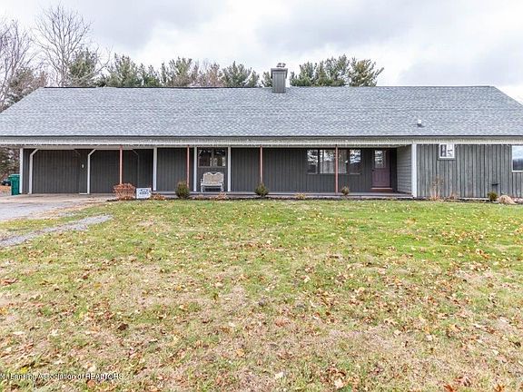 2nd image of 825 E Dexter Trl