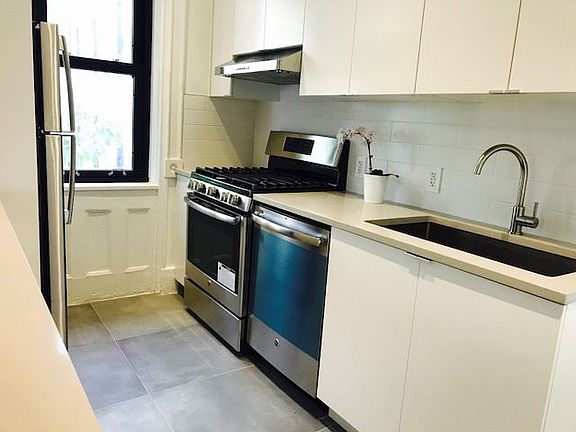 5th image of 507 Willoughby Ave #2