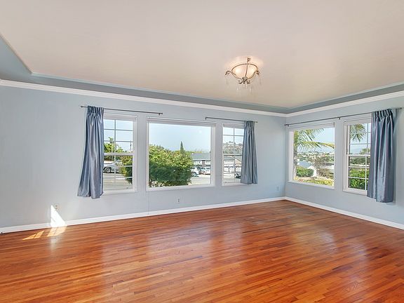 5th image of 3789 Narragansett Ave