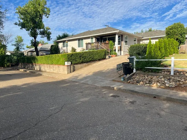 215 E Sierra View Dr, Jackson, CA 95642