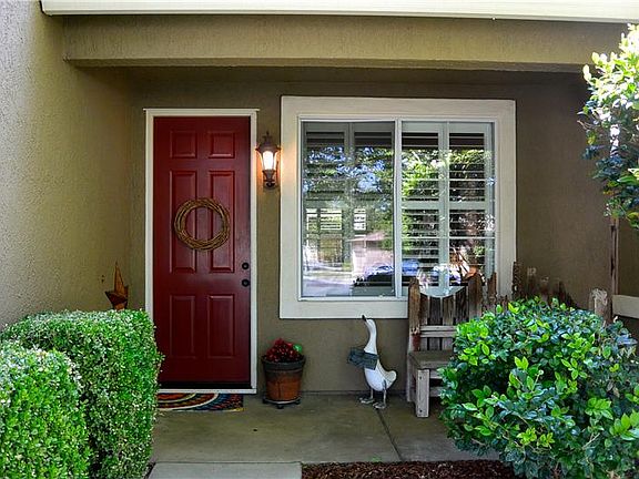 4th image of 20 Joyce Ct