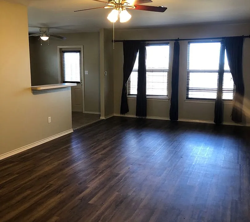 317 Clydesdale Ln