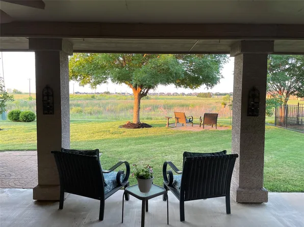 9501 Applewood Trl, Denton, TX 76207