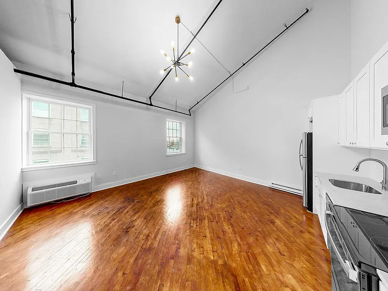 Fleetwood Lofts — Photo 18