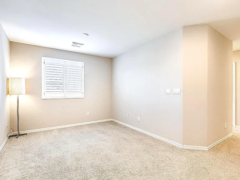 8117 Ancient Oaks Ave — Photo 21