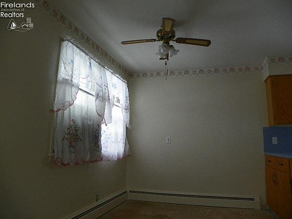 4th image of 719 Willow St