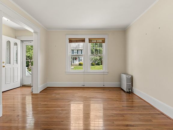 4th image of 66 Emerson Ave