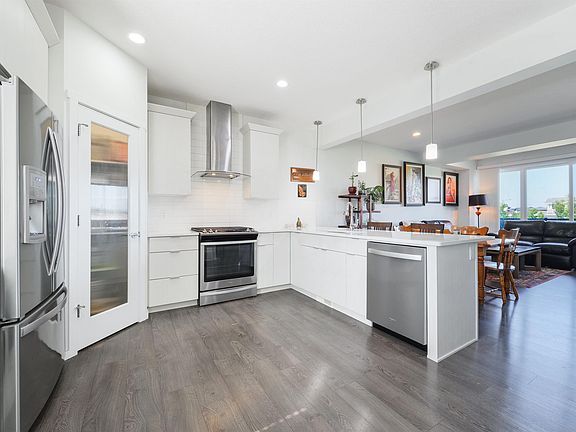 5th image of 8265 Chappelle Way SW