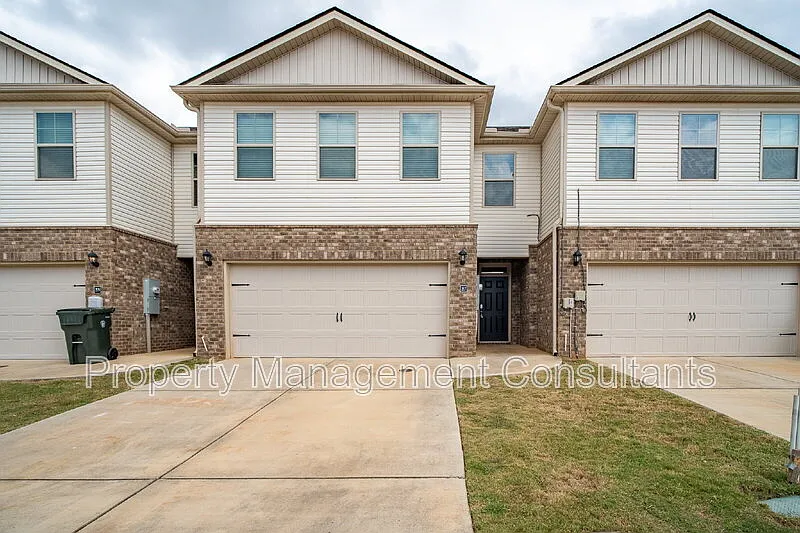 3 bed, 2.5 bath, 1716 sqft, $1,750 — Photo 1