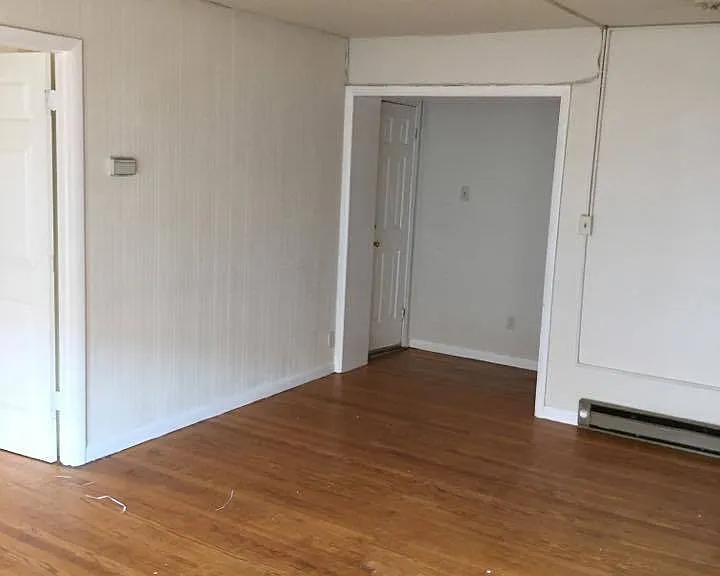 819 N Queen St — Photo 1