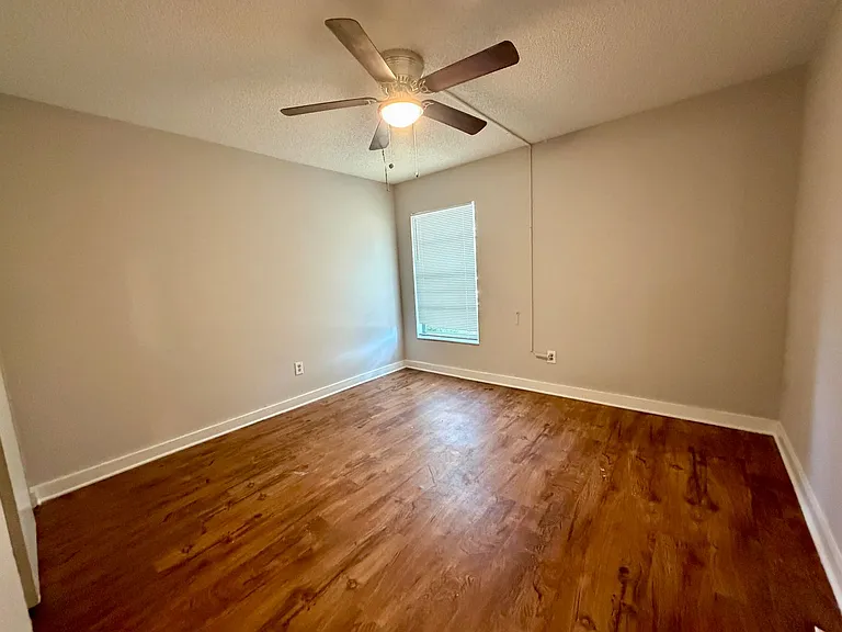 J Wyoming Apartments — Photo 8
