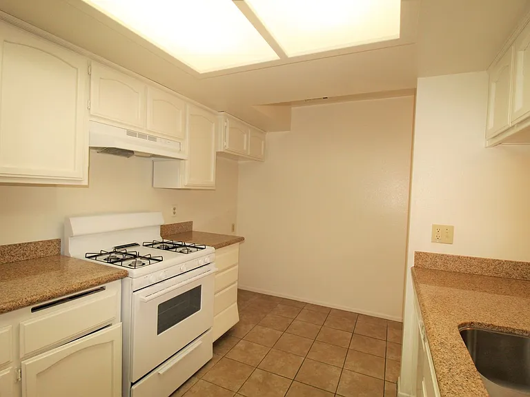 Fillmore River Ridge Apartments — Photo 21