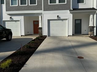 220 Marston Ln, Greenville, SC 29617