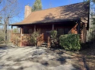 727 Golden Eagle Way, Pigeon Forge, TN 37863