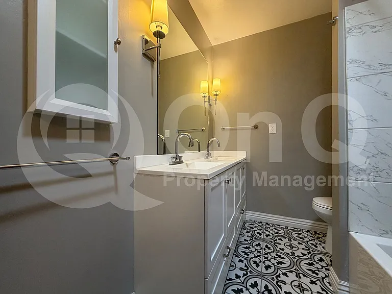 2926 E Waverly St — Photo 23