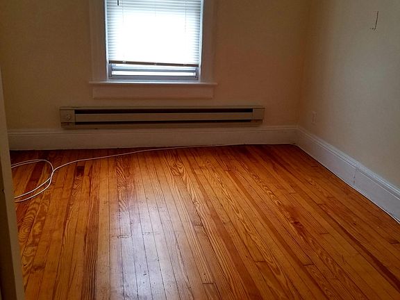 3rd image of 107 Maple St