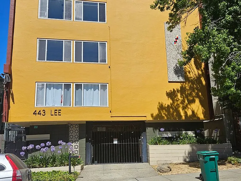 443 Lee St — Photo 2