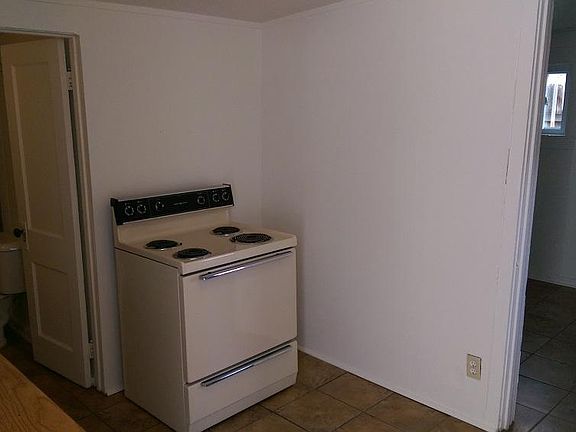 4th image of 2128 Coal Ave SE