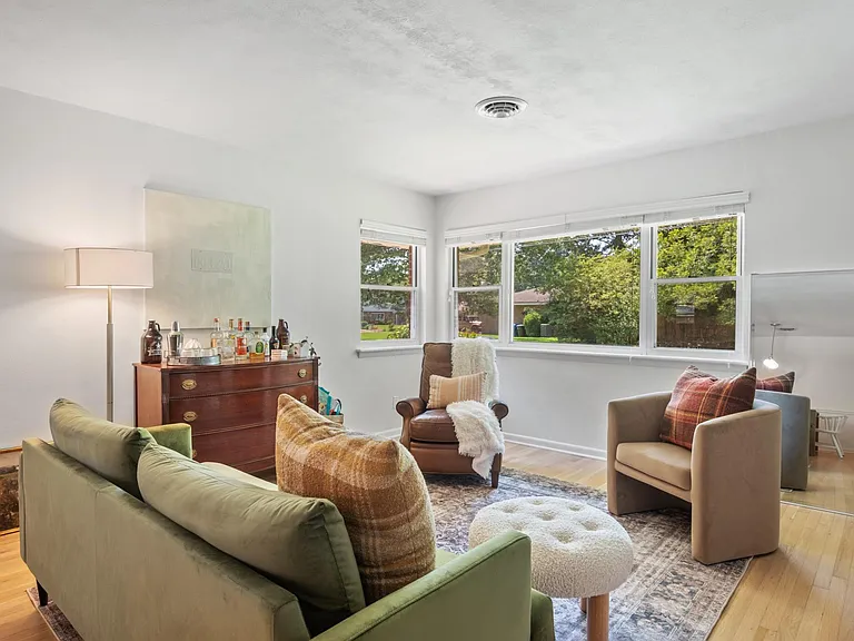 504 Kirkwood Ln — Photo 14