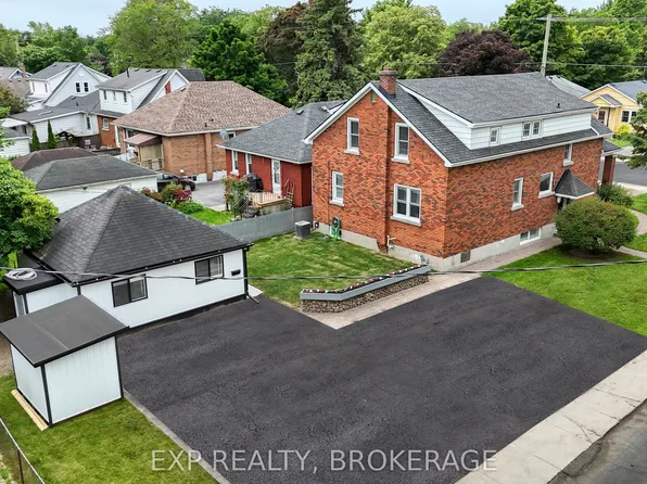 493 College St, Kingston, ON K7L 4M8