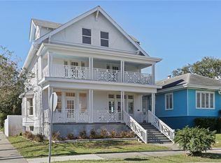 8200 Pritchard Pl, New Orleans, LA 70118