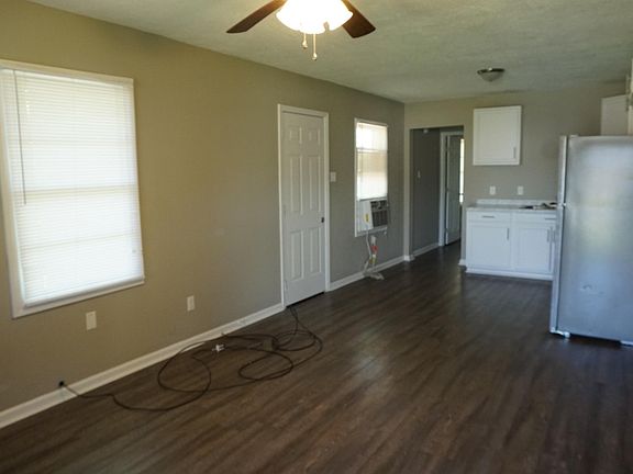 2nd image of 319 Glenn St #B