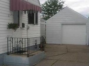 2nd image of 436 Mapleview Rd