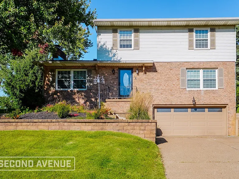 104 Amy Dr — Photo 1