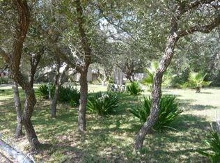 811 Rowe St, Rockport, TX 78382