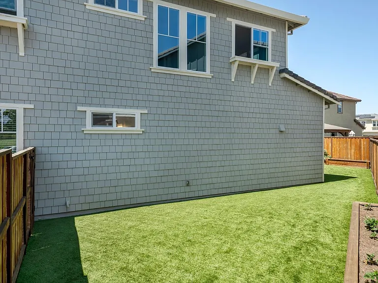 1429 Brody Bird Ln — Photo 8