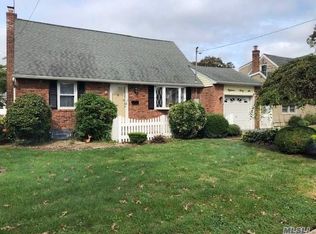 1846 Emma St, Wantagh, NY 11793